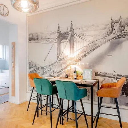 Szip 2 - New In Downtown Apartment
