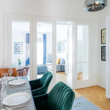 Szip 2 - New In Downtown Apartment *